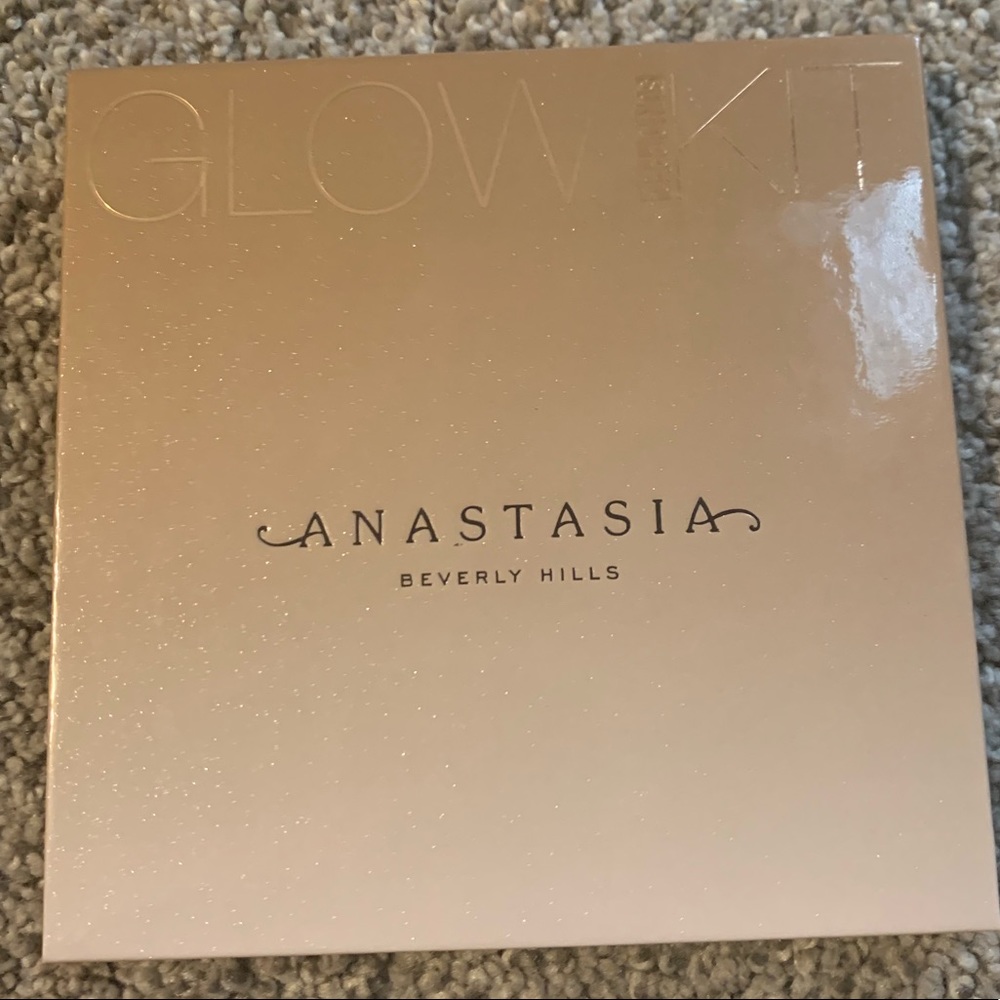 Anastasia Glow Kit✨